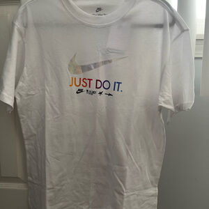 White Men’s Loose Fit Small Just Do It T-Shirt